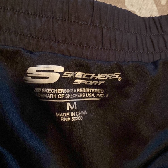 Skechers Shorts with liner - Picture 4 of 6
